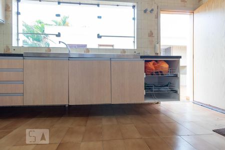 Casa à venda com 360m², 4 quartos e 4 vagasCozinha