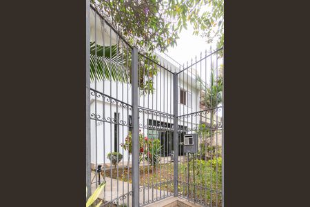 Casa à venda com 360m², 4 quartos e 4 vagasFachada