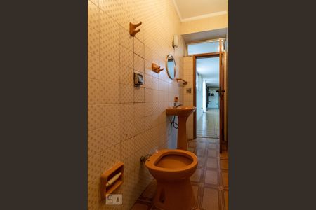 Casa à venda com 360m², 4 quartos e 4 vagasBanheiro de Serviço 2