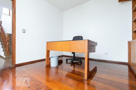 Casa à venda com 360m², 4 quartos e 4 vagasEscritório