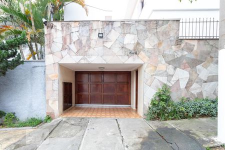 Casa à venda com 360m², 4 quartos e 4 vagasFachada