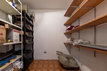 Casa à venda com 360m², 4 quartos e 4 vagasDepósito 2