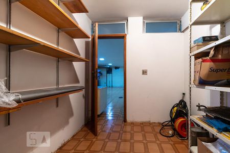 Casa à venda com 360m², 4 quartos e 4 vagasDepósito 2