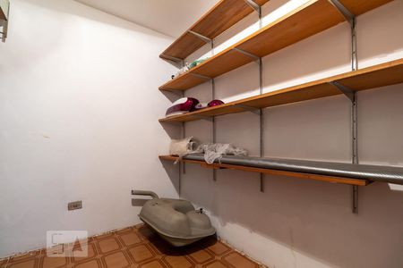 Casa à venda com 360m², 4 quartos e 4 vagasDepósito 2
