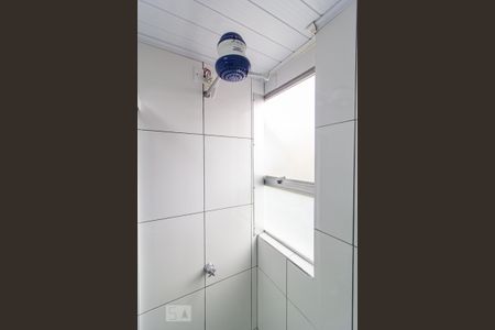 Banheiro de kitnet/studio para alugar com 1 quarto, 33m² em Centro, Curitiba