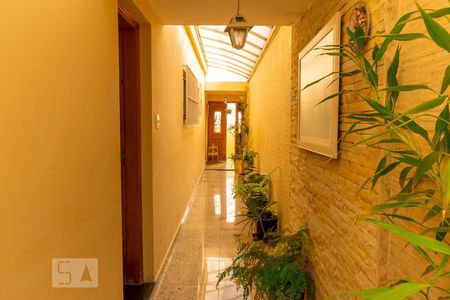 Casa à venda com 250m², 3 quartos e 4 vagasBanheiro Corredor