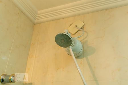 Casa à venda com 250m², 3 quartos e 4 vagasDetalhe do Banheiro da Suite - Chuveiro