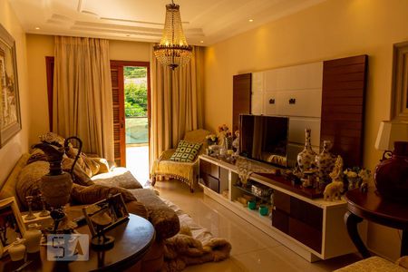 Sala de casa à venda com 3 quartos, 250m² em Parque Sao Domingos, São Paulo