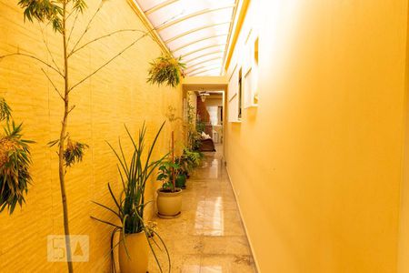 Casa à venda com 250m², 3 quartos e 4 vagasCorredor