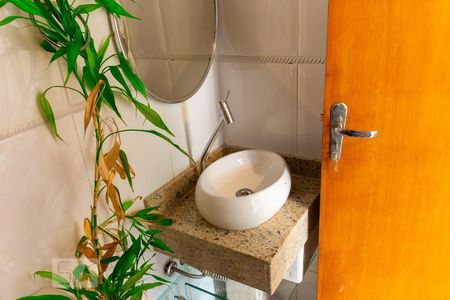 Casa à venda com 250m², 3 quartos e 4 vagasBanheiro de Serviço