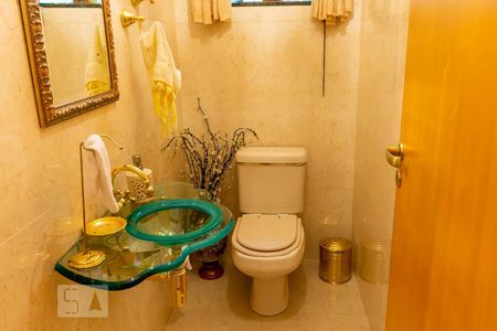 Casa à venda com 250m², 3 quartos e 4 vagasLavabo