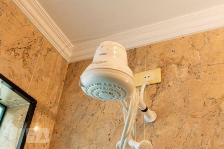 Casa à venda com 250m², 3 quartos e 4 vagasDetalhe do Banheiro Social - Chuveiro