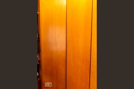 Casa à venda com 250m², 3 quartos e 4 vagasQuarto 2 - Armários