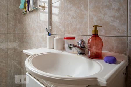 Casa à venda com 100m², 2 quartos e 2 vagasBanheiro - Torneira