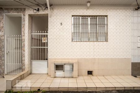 Casa à venda com 100m², 2 quartos e 2 vagasFachada