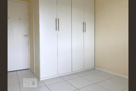 Apartamento à venda com 68m², 2 quartos e 1 vagaQuarto 2