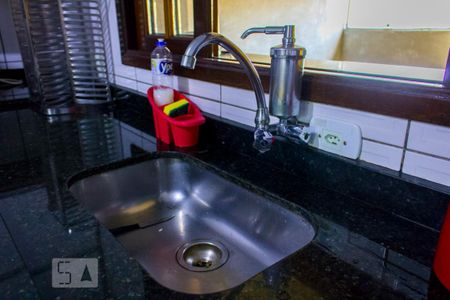 Casa à venda com 268m², 6 quartos e 1 vaga Casa à venda com 268m², 6 quartos e 1 vagaCozinha 1 - Torneira