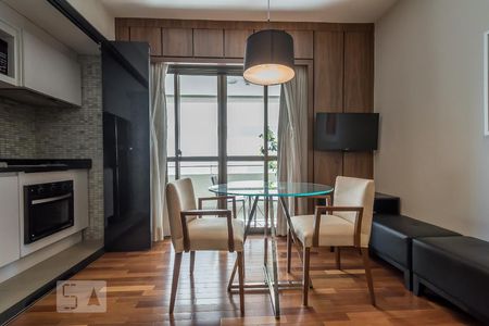 Sala de apartamento para alugar com 1 quarto, 50m² em Brooklin, São Paulo