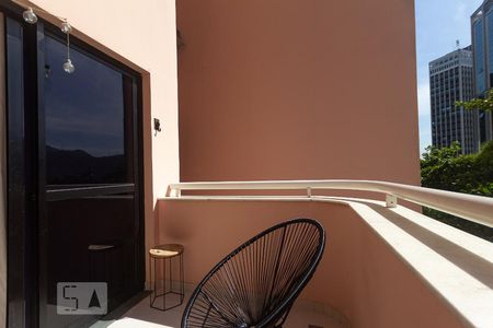 Apartamento à venda com 73m², 2 quartos e 1 vagaVaranda