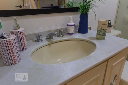 Apartamento à venda com 73m², 2 quartos e 1 vagaBanheiro da Suíte