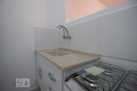 Cozinha de kitnet/studio para alugar com 1 quarto, 15m² em Vila Gomes, São Paulo