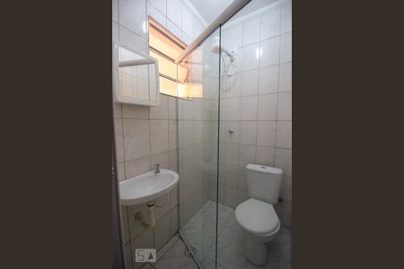 Banheiro de kitnet/studio para alugar com 1 quarto, 15m² em Vila Gomes, São Paulo