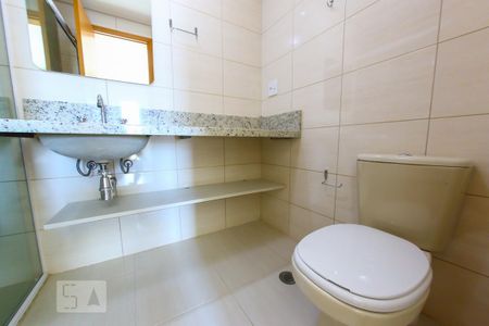Apartamento para alugar com 85m², 3 quartos e 2 vagas Apartamento para alugar com 85m², 3 quartos e 2 vagasBanheiro da Suite