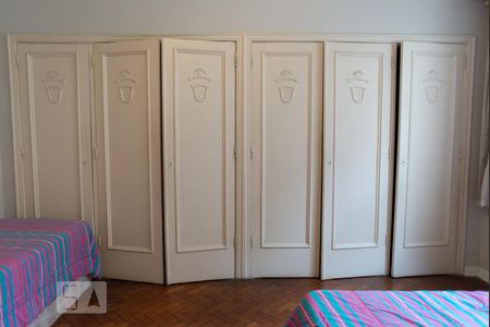 Apartamento à venda com 136m², 3 quartos e sem vagaQuarto 2 - armários