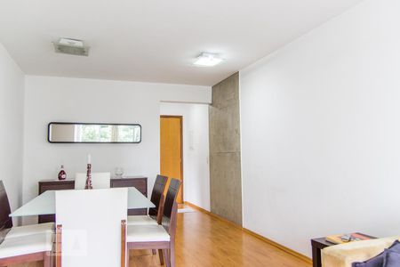 Sala de apartamento para alugar com 2 quartos, 70m² em Jardim Sílvia, Santo André