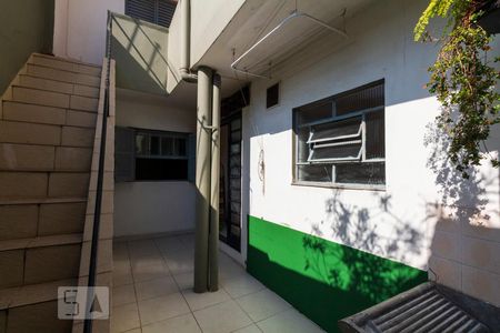 Casa à venda com 45m², 1 quarto e sem vagaQuintal