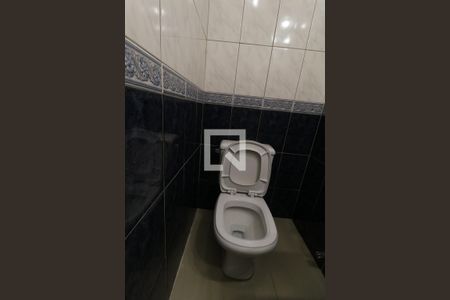 Lavabo de casa de condomínio para alugar com 3 quartos, 211m² em Vila São Silvestre, São Paulo
