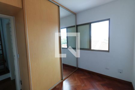 Quarto 1 de casa de condomínio para alugar com 3 quartos, 211m² em Vila São Silvestre, São Paulo