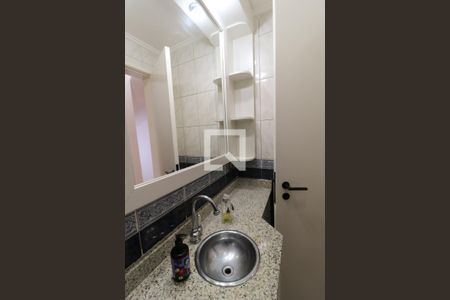 Lavabo de casa de condomínio para alugar com 3 quartos, 211m² em Vila São Silvestre, São Paulo