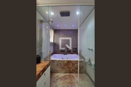 Apartamento à venda com 227m², 3 quartos e 4 vagasBanheiro da Suíte 3