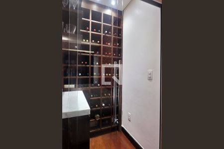 Apartamento à venda com 227m², 3 quartos e 4 vagasAdega