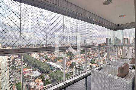 Apartamento à venda com 227m², 3 quartos e 4 vagasVaranda