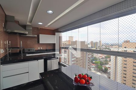 Apartamento à venda com 227m², 3 quartos e 4 vagasVaranda