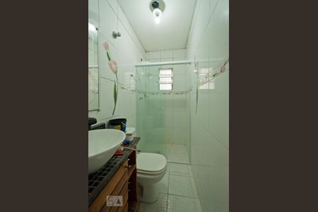 Banheiro de casa para alugar com 1 quarto, 58m² em Parque Císper, São Paulo