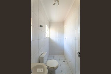 Casa à venda com 280m², 4 quartos e 6 vagasBanheiro de Serviço