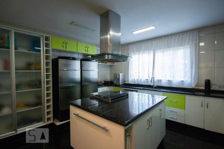 Casa à venda com 280m², 4 quartos e 6 vagasCozinha