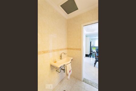 Casa à venda com 280m², 4 quartos e 6 vagasLavabo