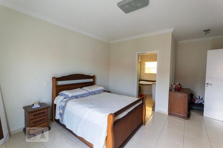 Casa à venda com 280m², 4 quartos e 6 vagasSuíte 1