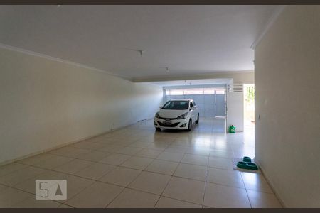 Casa à venda com 280m², 4 quartos e 6 vagasGaragem