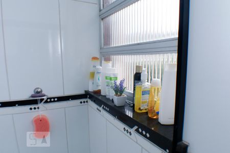 Apartamento para alugar com 65m², 3 quartos e sem vagaBanheiro