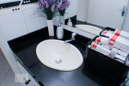 Apartamento para alugar com 65m², 3 quartos e sem vagaBanheiro