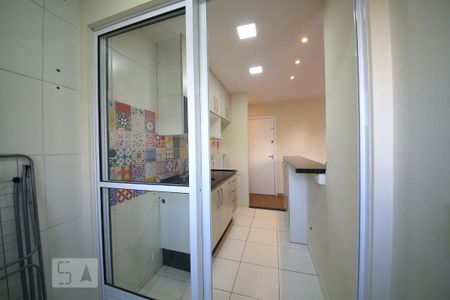 Apartamento para alugar com 76m², 2 quartos e 1 vagaÁrea de Serviço - Cozinha