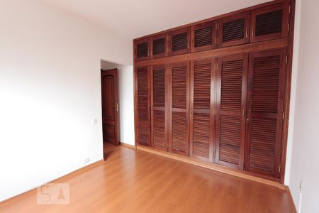 Apartamento à venda com 131m², 3 quartos e 1 vagaSuite