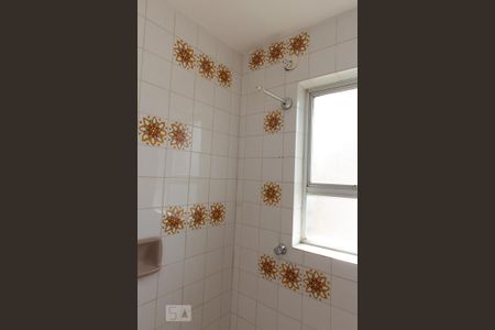 Apartamento para alugar com 70m², 2 quartos e 1 vaga Apartamento para alugar com 70m², 2 quartos e 1 vagaBanheiro Corredor