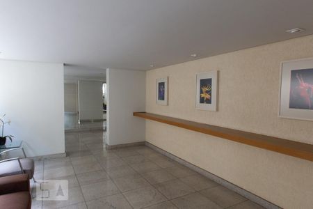 Apartamento para alugar com 70m², 2 quartos e 1 vaga Apartamento para alugar com 70m², 2 quartos e 1 vagaHall de Entrada