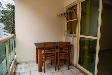 Apartamento à venda com 178m², 2 quartos e 3 vagas Apartamento à venda com 178m², 2 quartos e 3 vagasVaranda